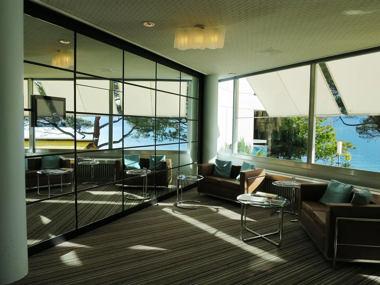 Hotels & banquet halls